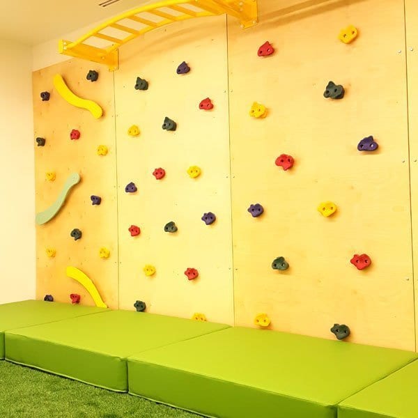 moon-kids-custom-made-climbing-wall-set3